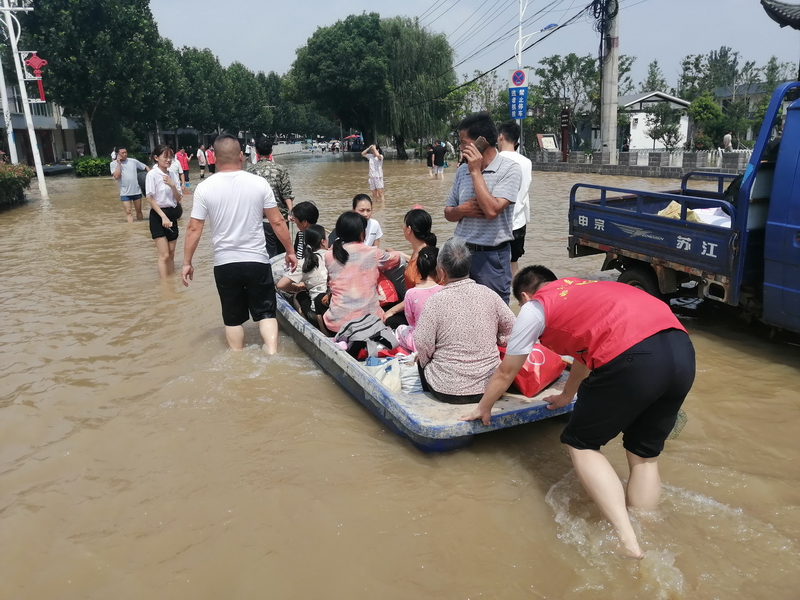 合巢蕪處黨團青年志愿者積極投身地方防汛救災(zāi)1_調(diào)整大小.jpg